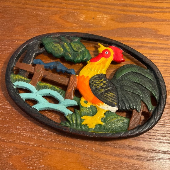 Cast Iron Painted Rooster Trivet with Colourful Farmyard Scene - Hot Pot Stand - Picture 7 of 16
